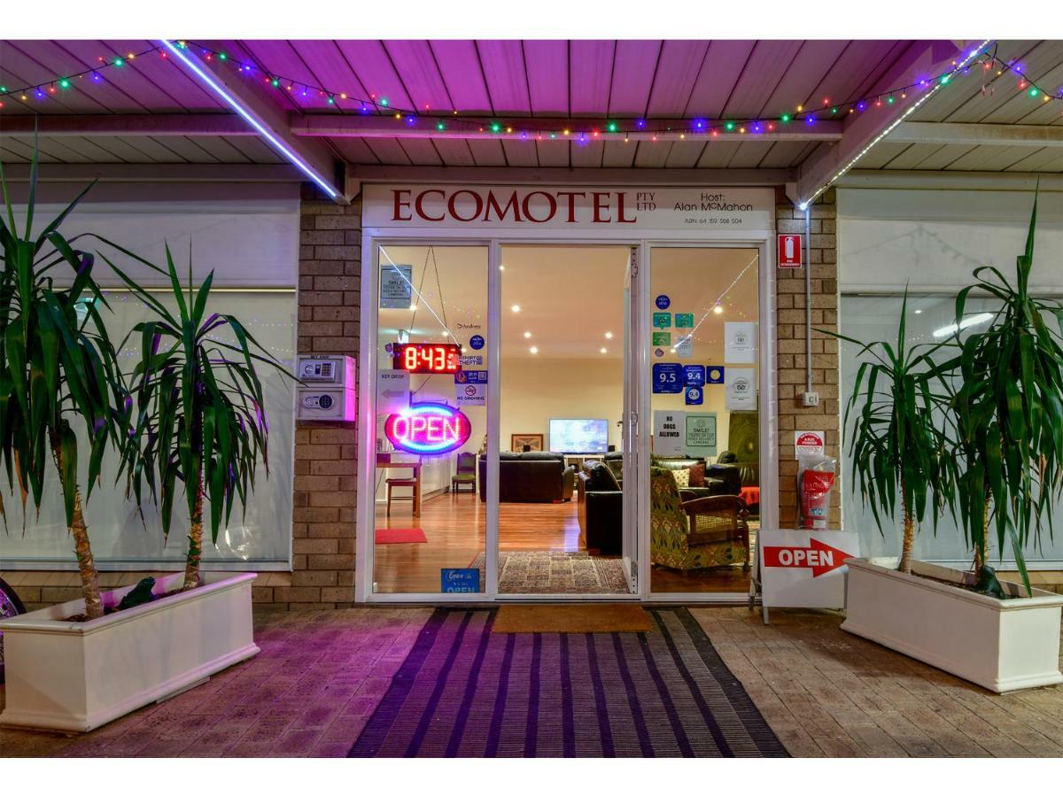Crossroads Ecomotel Порт Огъста Екстериор снимка